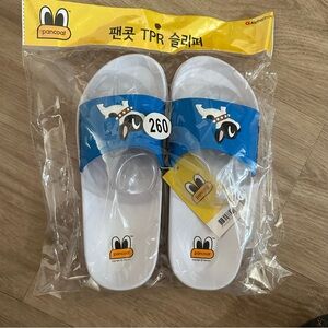Pancoat Korean Streetwear brand slippers 260 mens US 8.5
Women’s 9.5